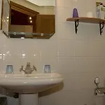 La Tanquera Hotel *